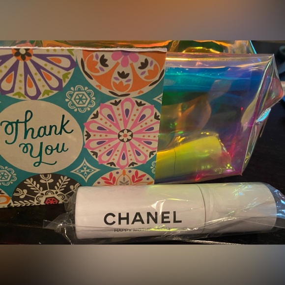 Auth CHANEL RARE collectible colored pencil set. Still in plastic. Never used - Picture 2 of 6